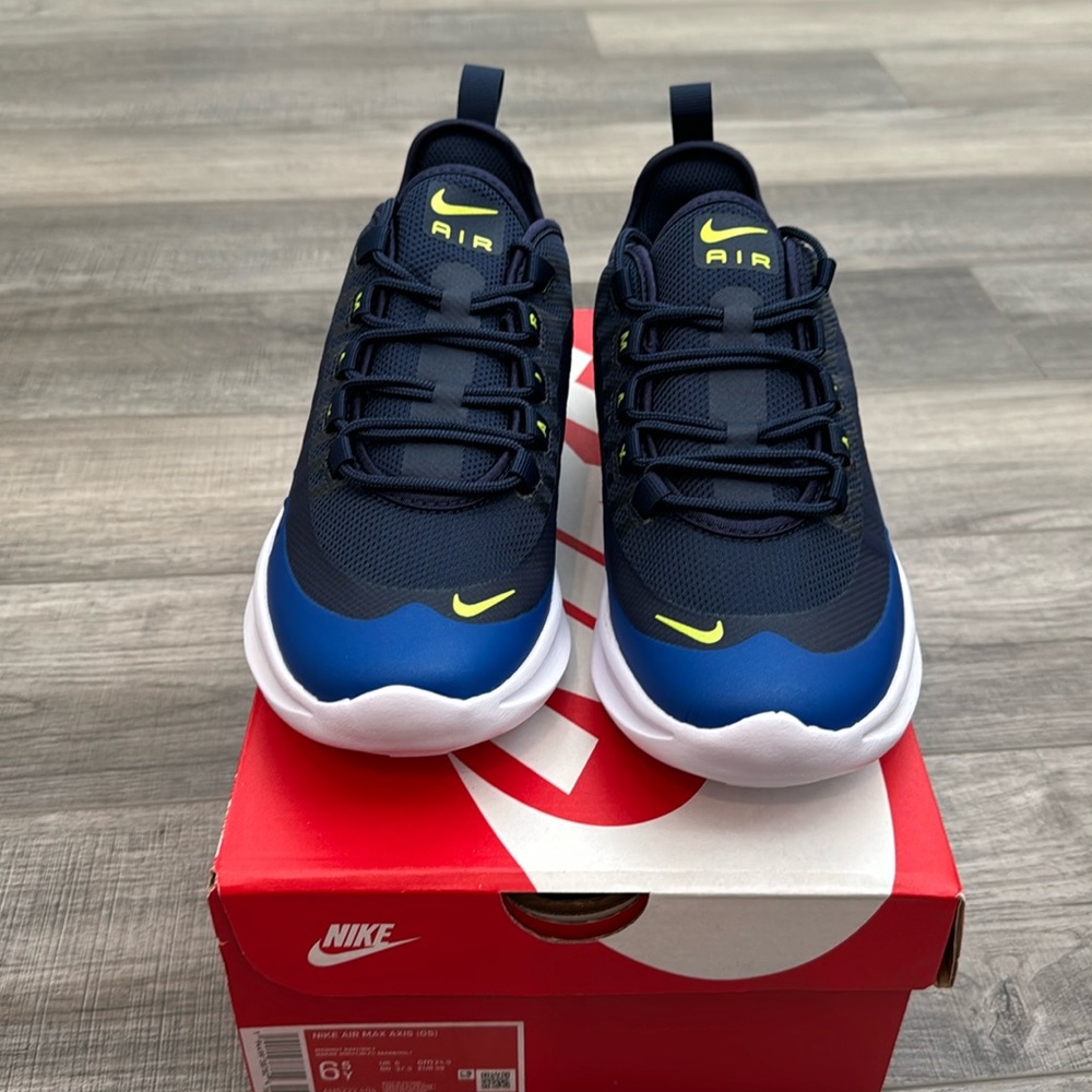 Nike air max axis